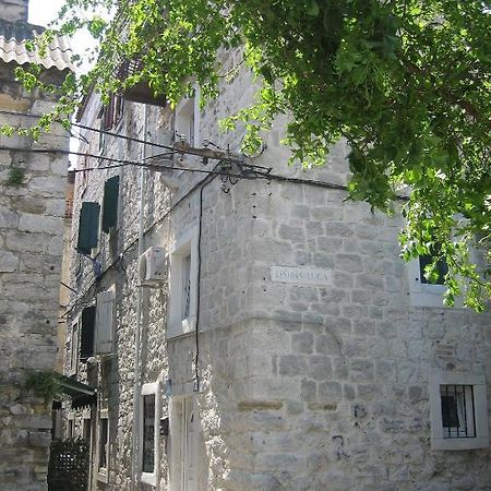 Split Central Guesthouse Экстерьер фото