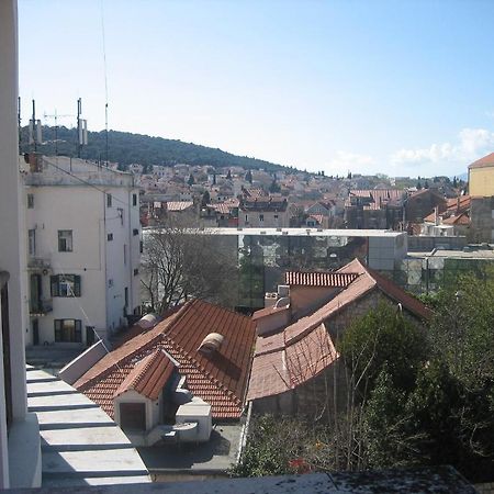 Split Central Guesthouse Экстерьер фото