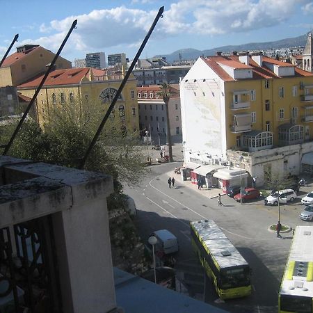 Split Central Guesthouse Экстерьер фото