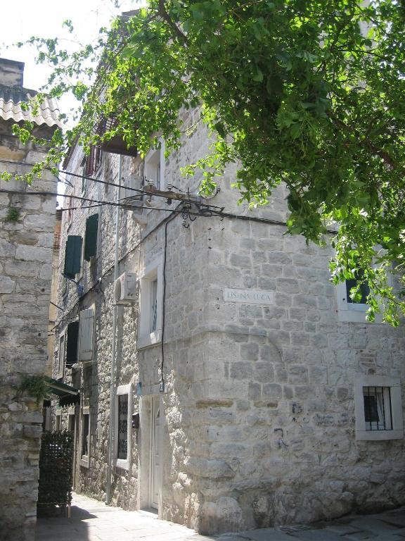 Split Central Guesthouse Экстерьер фото