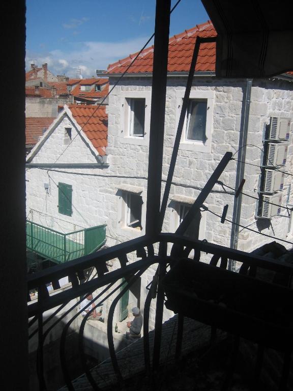 Split Central Guesthouse Экстерьер фото