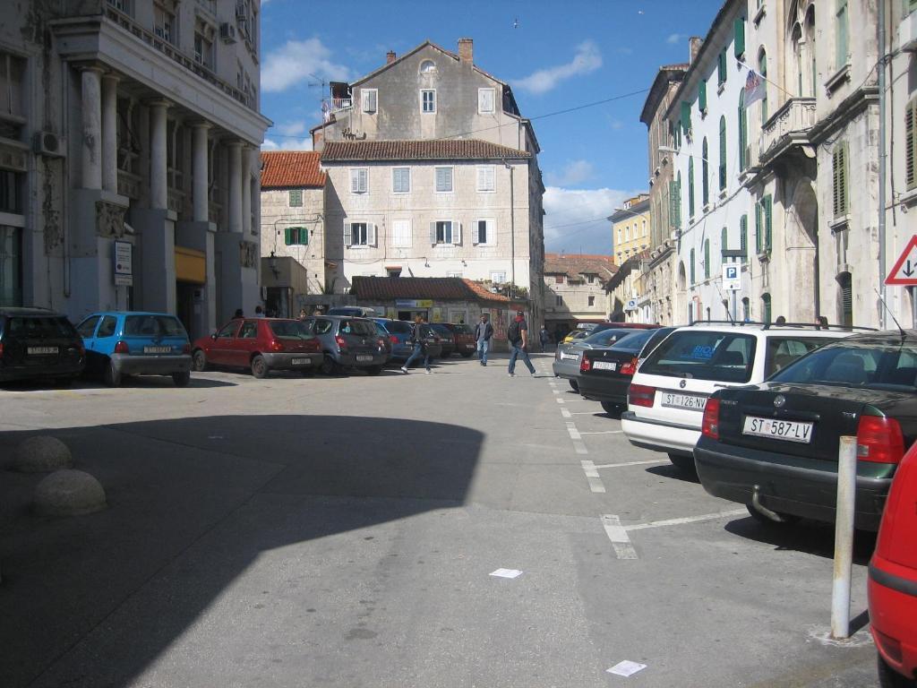 Split Central Guesthouse Экстерьер фото