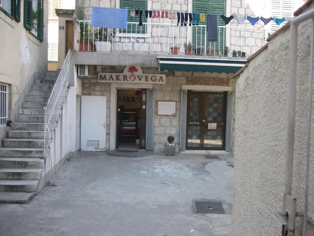 Split Central Guesthouse Экстерьер фото