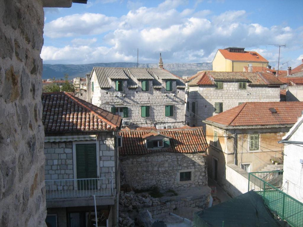 Split Central Guesthouse Экстерьер фото